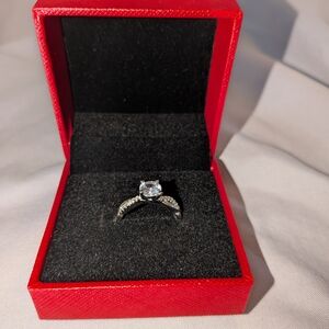 Elegant Silver Women's Ring